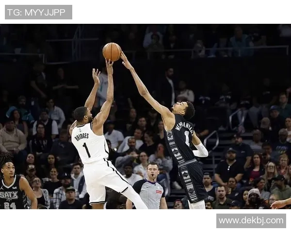 文班亚马场均20分10篮板3盖帽新秀表现超群前景光明