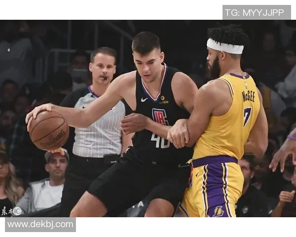 湖人队与快船队激战正酣精彩直播全程回顾与分析